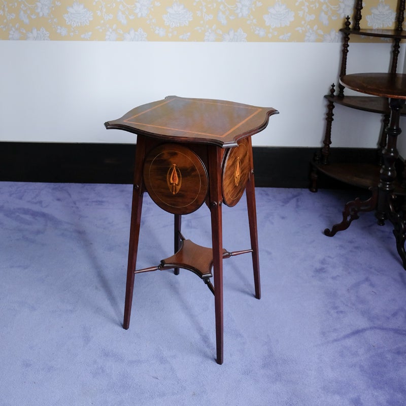 Uno Antiques|ダイニングテーブル／カフェテーブル一覧|英国イギリス